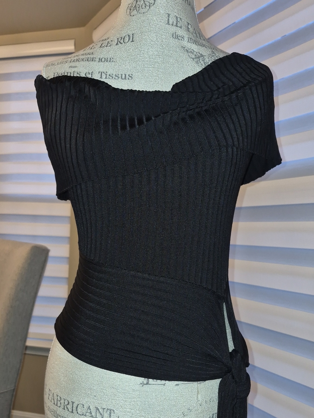 WHBM RIBBED KNIT SHORT SLV TIE WAIST STRUCTURED TOP NWT SZ MED